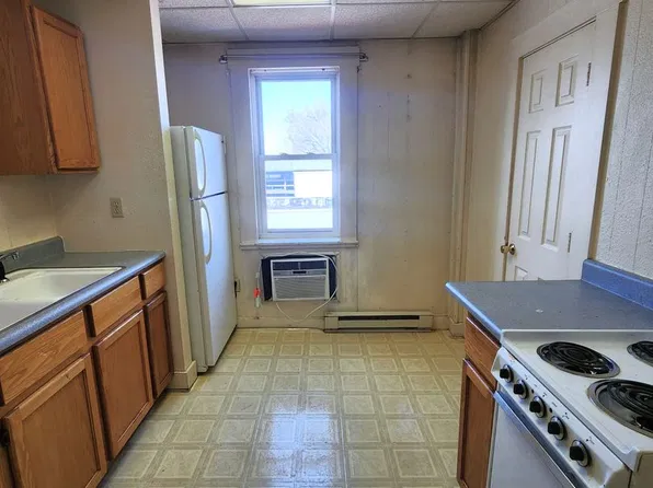 623 Jefferson Avenue, Charleston, 623 Jefferson Ave #12, Charleston, IL 61920