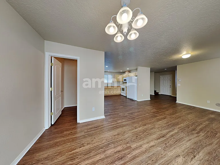 9517 W Shelborne Dr — Photo 7