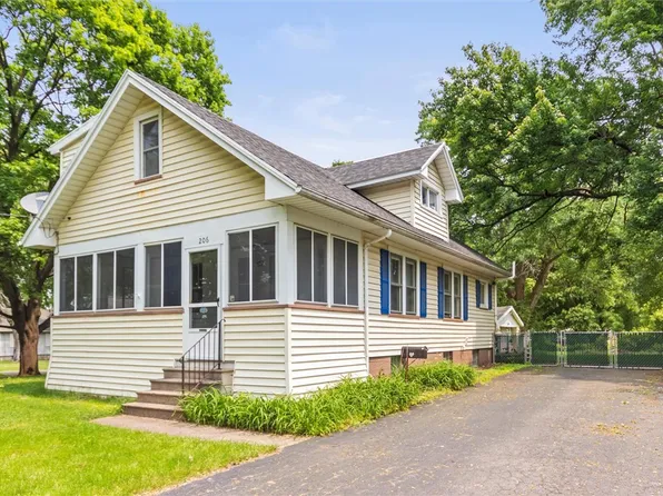 206 Dearcop Dr, Rochester, NY 14624