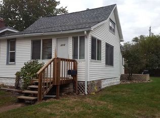 2212 W 3rd St, Waterloo, IA 50701