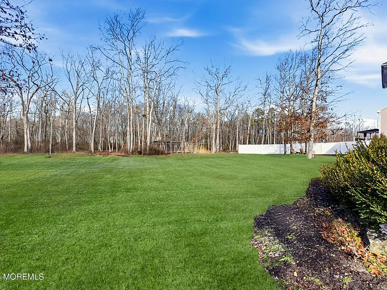 24 Parkside Dr — Photo 83