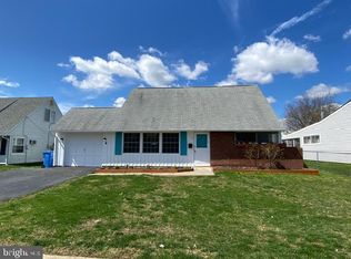 71 Indigo Rd, Levittown, PA 19057