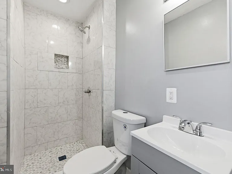 4029 Grant St NE — Photo 23