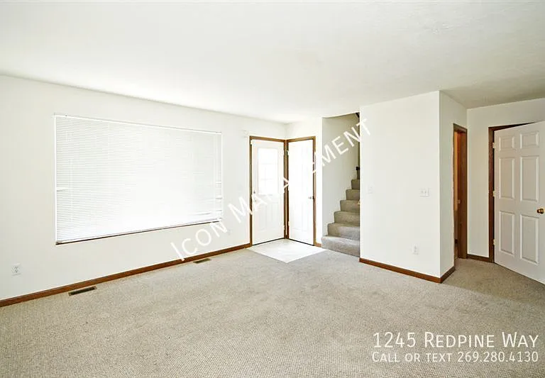 1245 Redpine Way — Photo 2