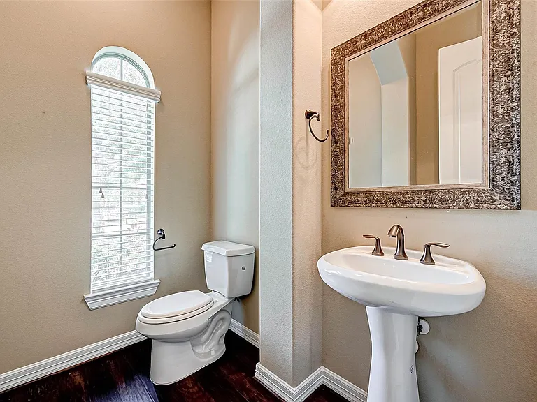 2914 Cotswold Ln — Photo 32