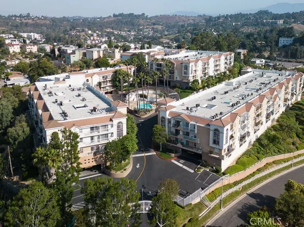 4750 Templeton St APT 1320, Los Angeles, CA 90032