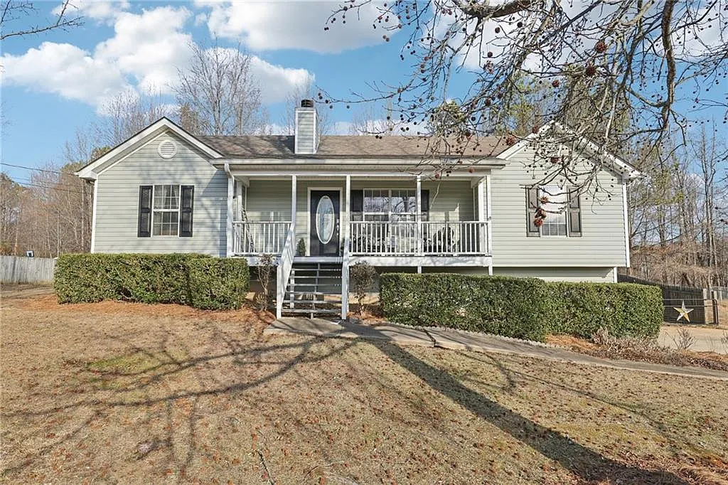 208 Hobson Dr photo 1