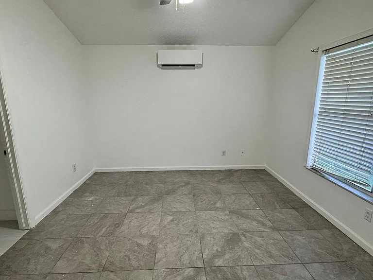 678 SW Pueblo Ter — Photo 13