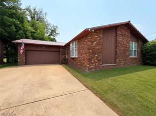 805 4th St, Belpre, OH 45714
