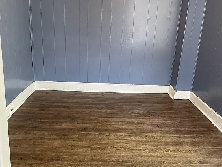 Middle Room