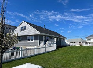 32 Campton St, Hampton, NH 03842