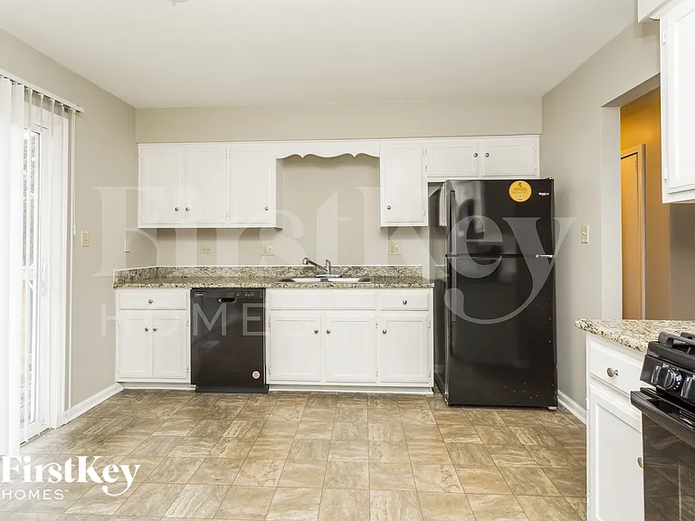 1220 Lehnertz Cir — Photo 4