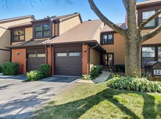 321 Forestway Ln, Wheeling, IL 60090