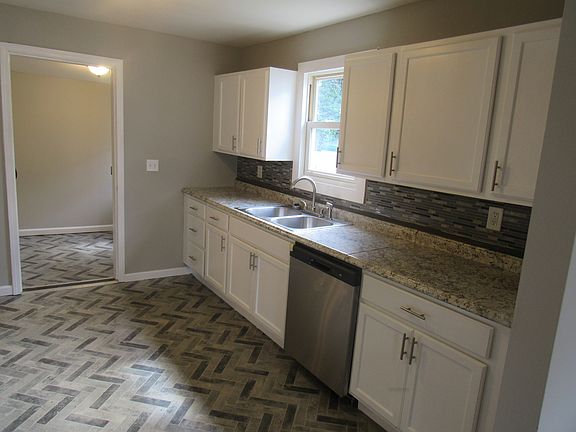 3rd image of 435 17th St NW