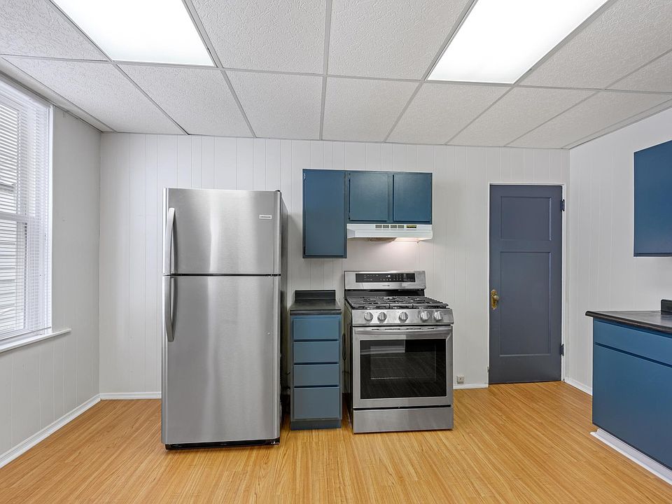 1st image of 218 Jackson Ave #1