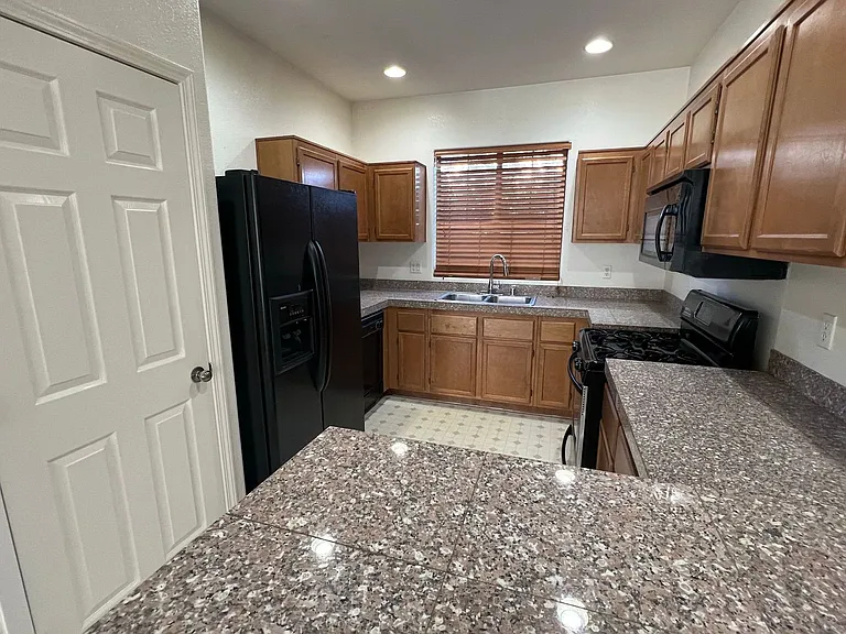4289 Sugar Dr — Photo 6