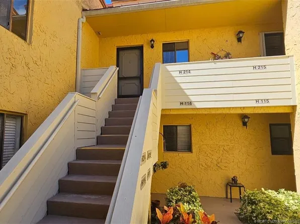 5335 SE Miles Grant Rd APT 214, Stuart, FL 34997