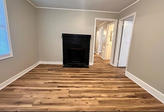 5th image of 903 W Alabama Ave