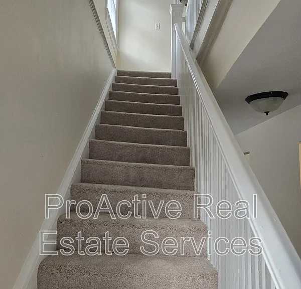 910 Colonial Ave — Photo 22