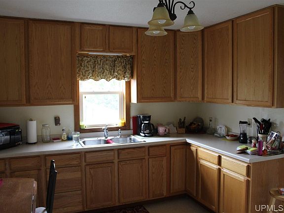 2nd image of 632 N 7th St