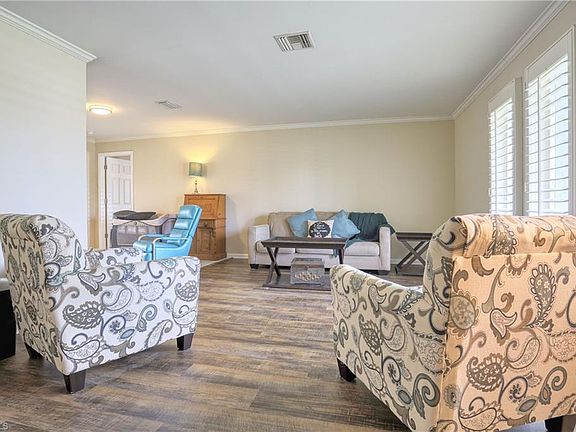 4th image of 1453 Cornell Pl