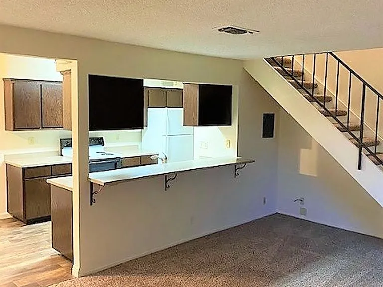 3512 Adams Ln — Photo 2