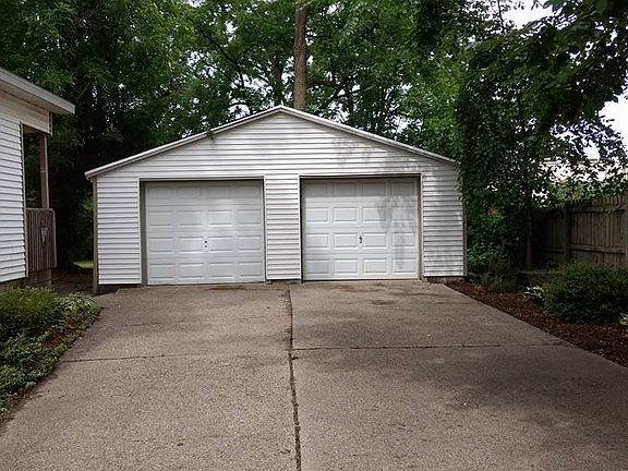 4th image of 1521 Comfort Ave #1