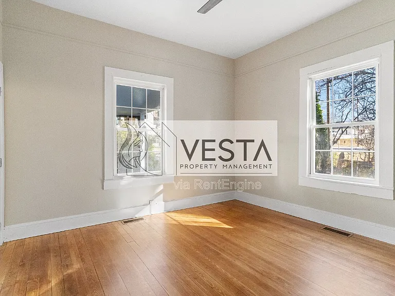 555 Baldwin Ave — Photo 15