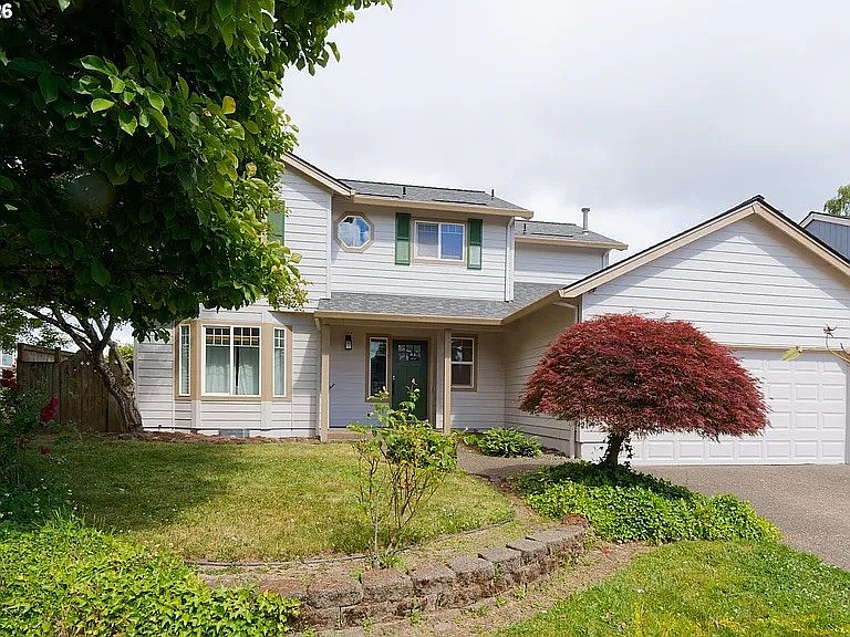 4 bedroom, 2.5 bath