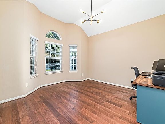 5th image of 20227 Niagara Falls Dr