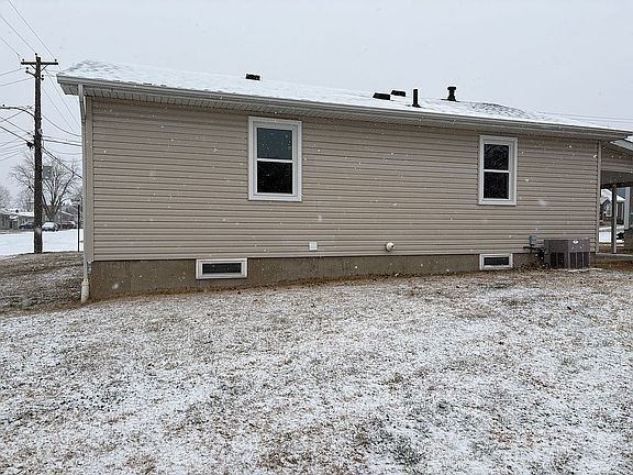 5th image of 320 Hickory St