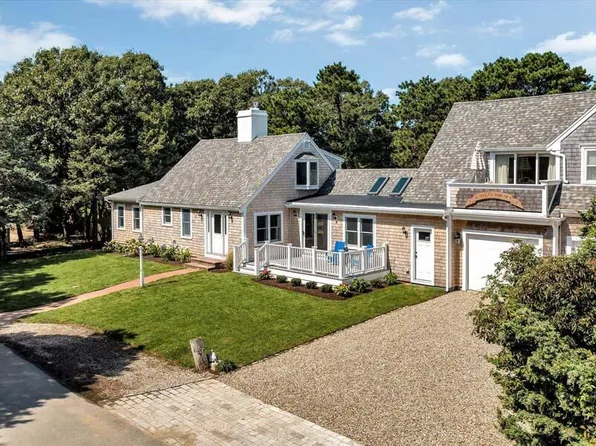 30 Moss Road, West Yarmouth, MA 02673