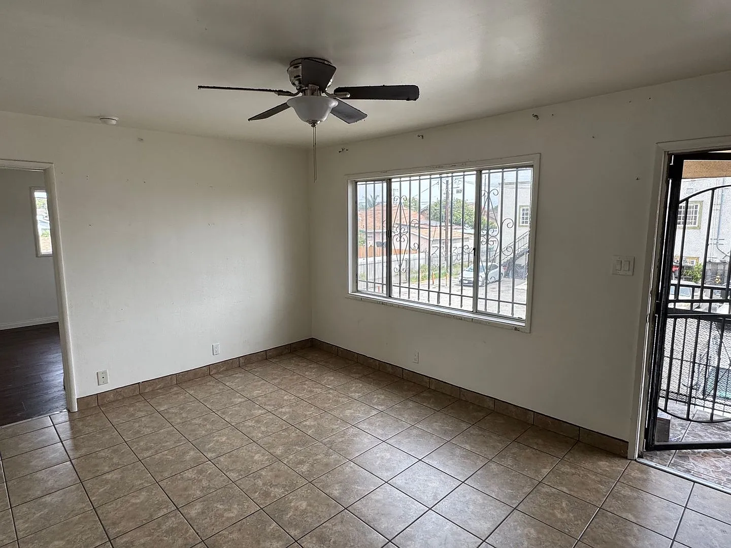 1351 E. Vernon Ave. — Photo 4