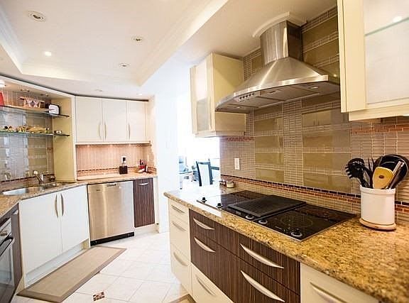 4th image of 77 Harbour Sq #2707