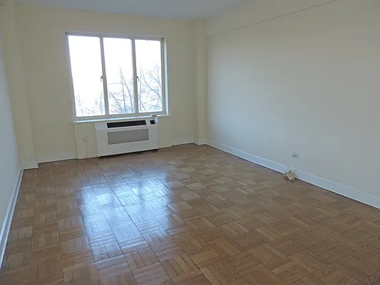 Rented by essential NEW YORK Real Estate | media 37