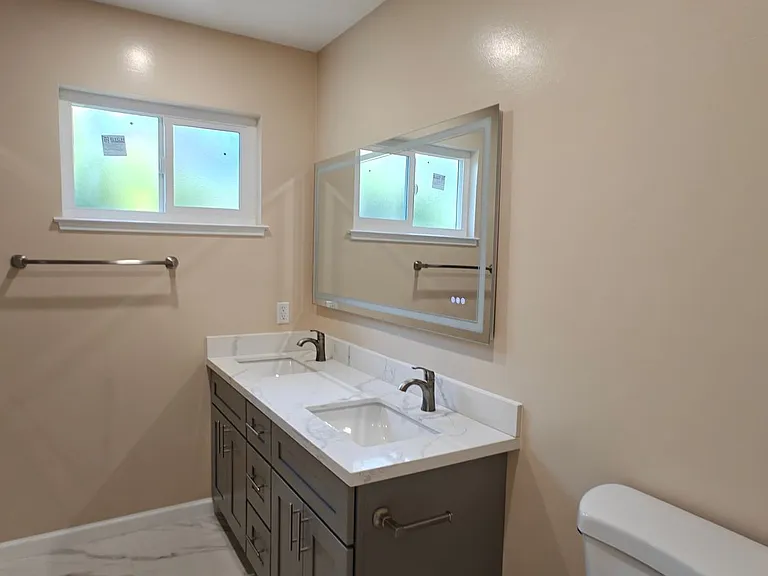 714 Liverpool Way — Photo 15