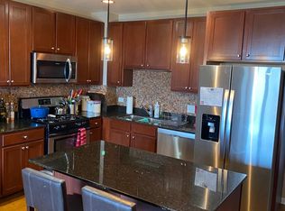 828 W Grace St APT 1007, Chicago, IL 60613
