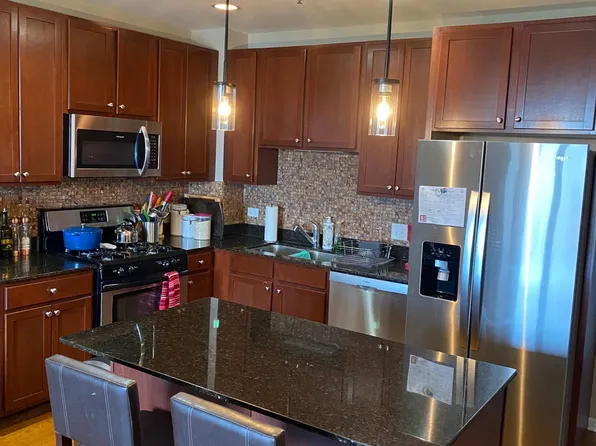 828 W Grace St APT 1007, Chicago, IL 60613
