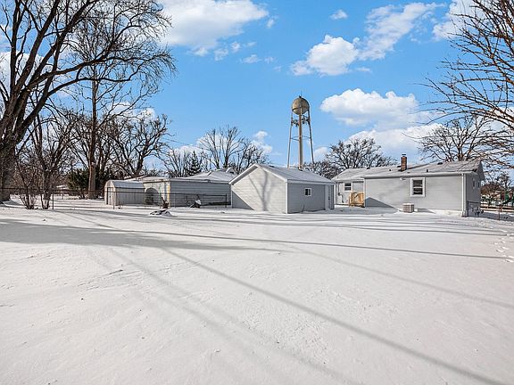 3rd image of 225 Sunrise Ave