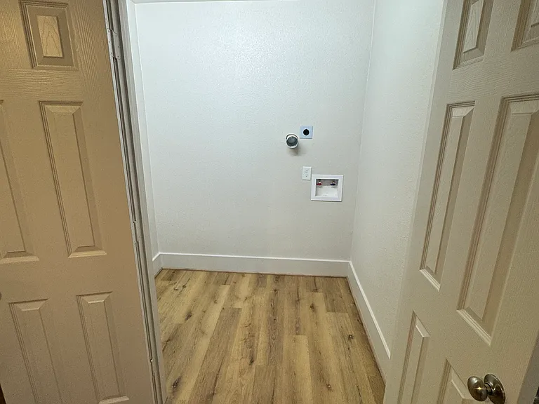 207 Laurel Ln — Photo 11