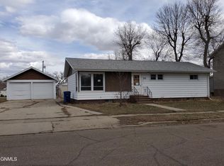 308 2nd Ave SW, Beulah, ND 58523