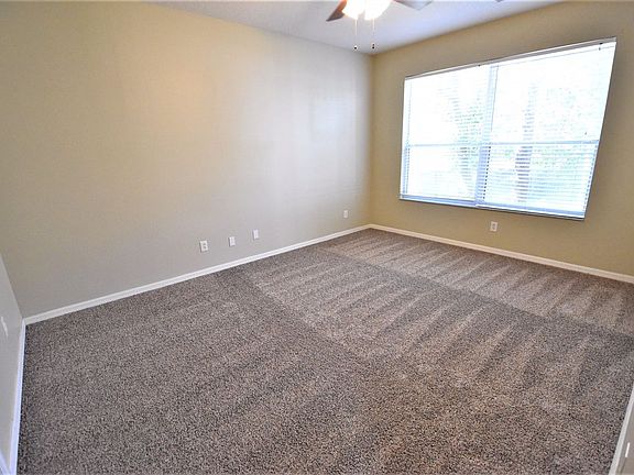 4th image of 3852 Glenford Dr