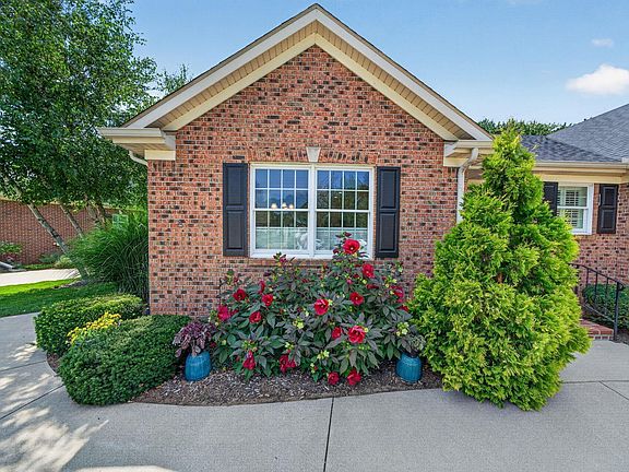5th image of 1405 Winsted Dr