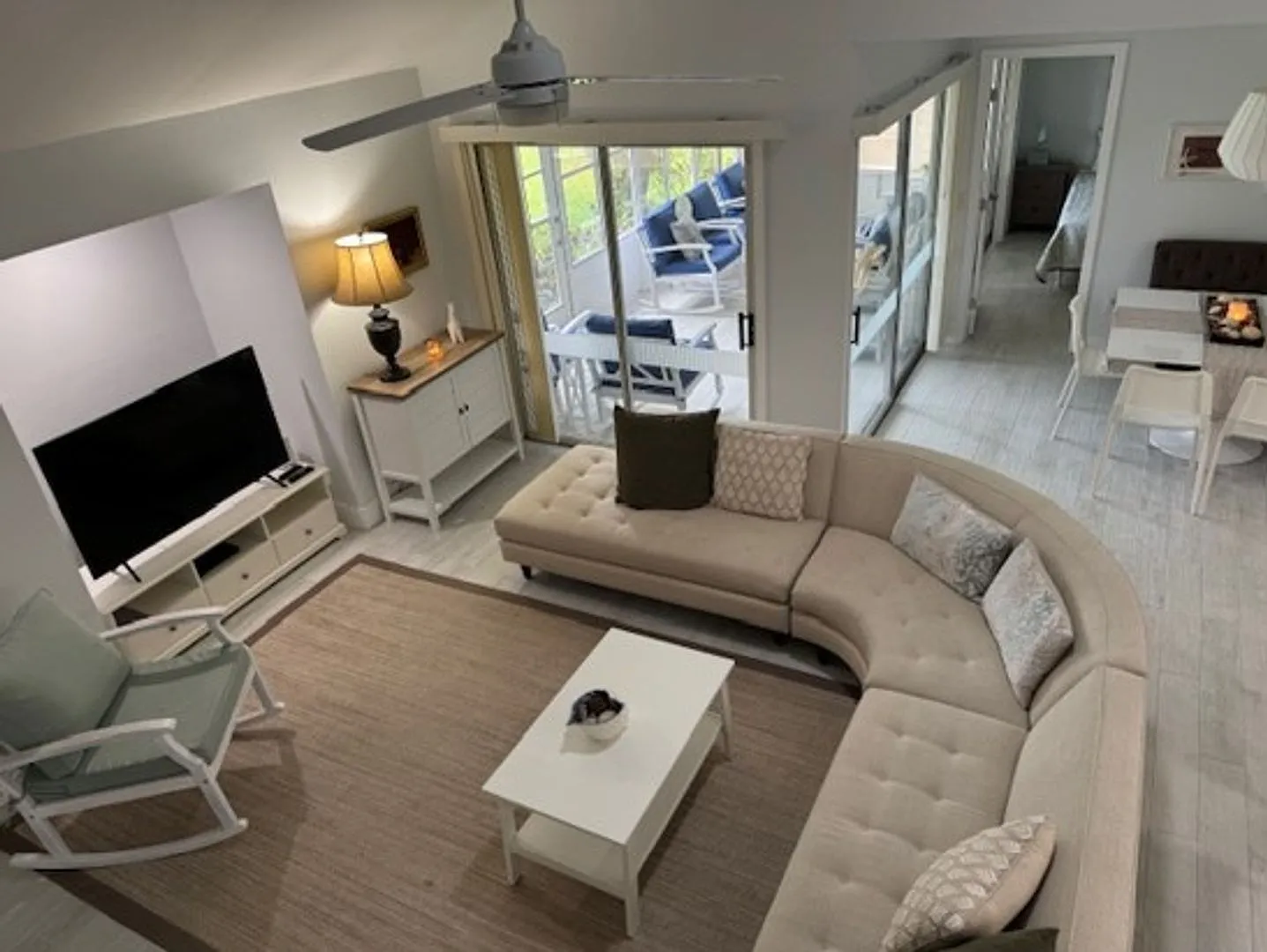 ** Stunning 3br/3ba Townhouse (With Extra 4th Large Room To Be Used As Bedroom Or Office) ** Tran... — Photo 1