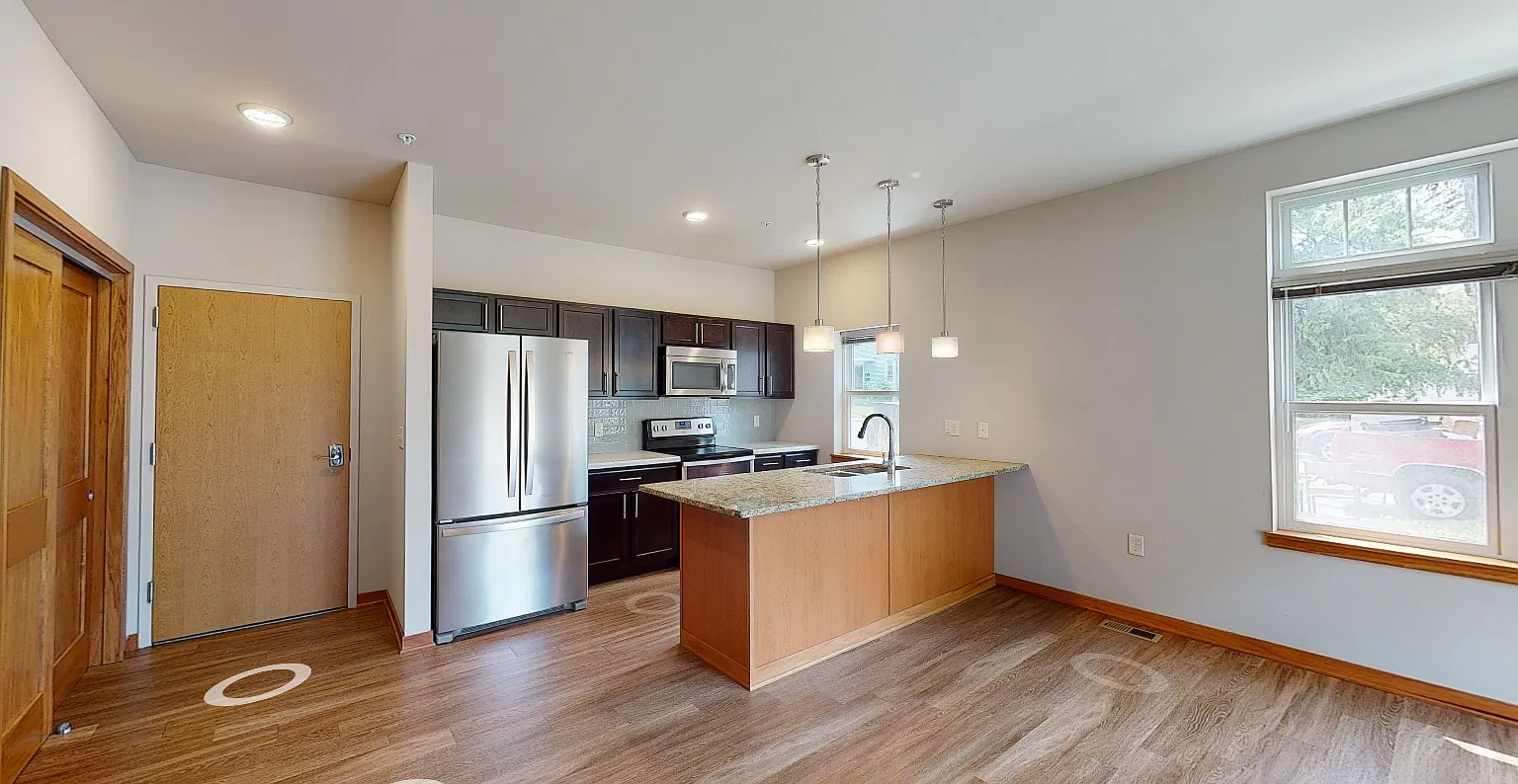 103 S Mills St — Photo 3