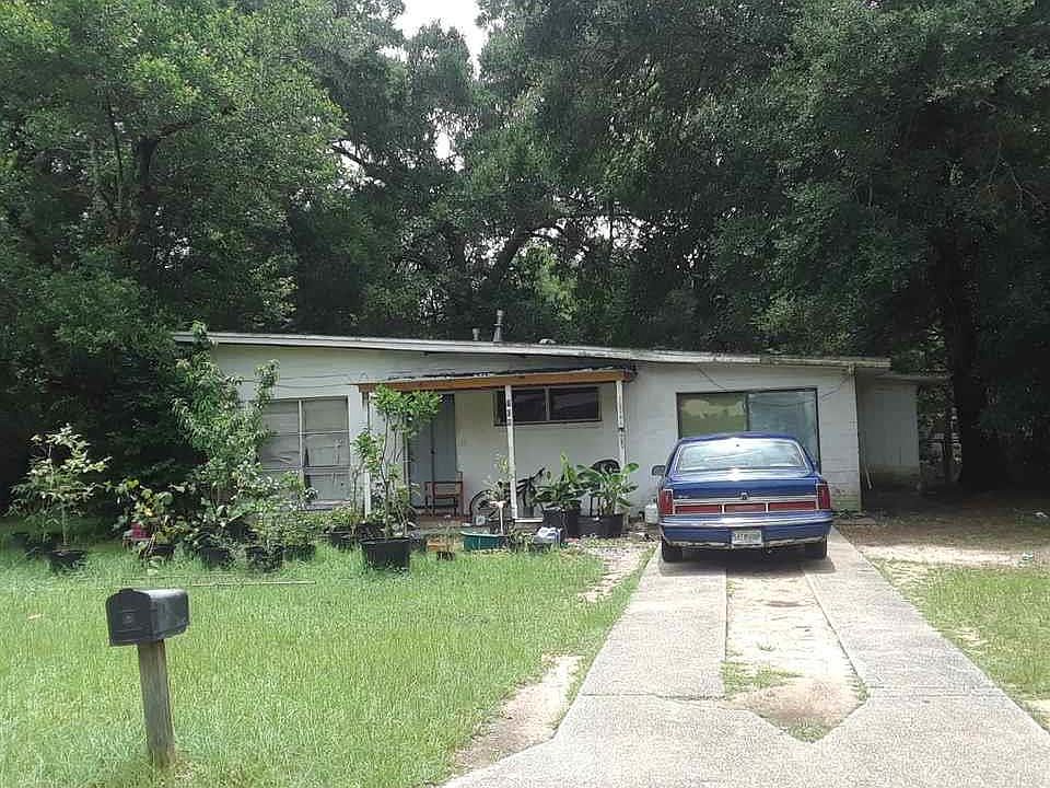 1st image of 709 Edison Dr