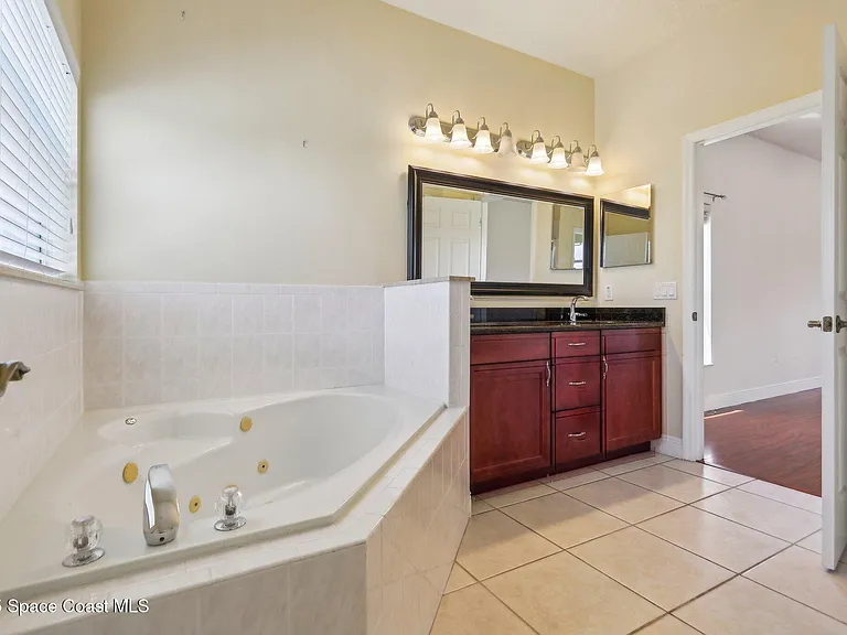 929 Hialeah St — Photo 23