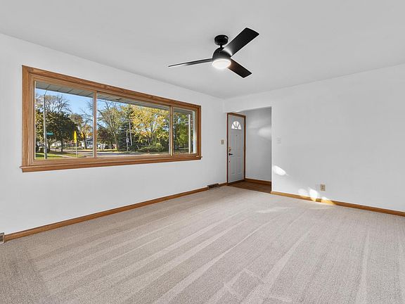 5th image of 7930 W Howard AVENUE