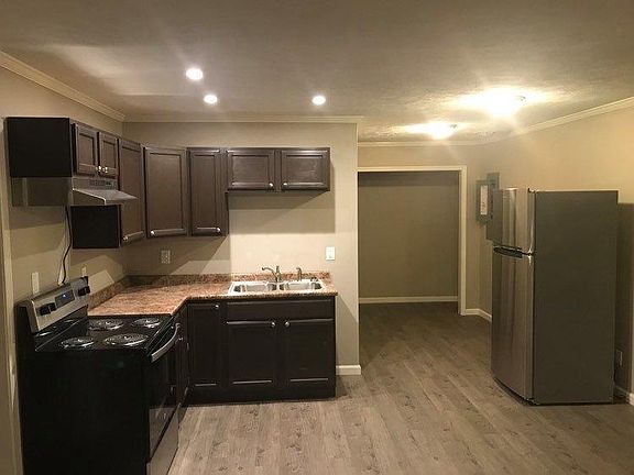 2nd image of 872 S Main St #1