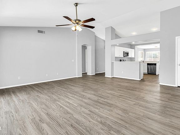 4th image of 4138 E SAN REMO Avenue